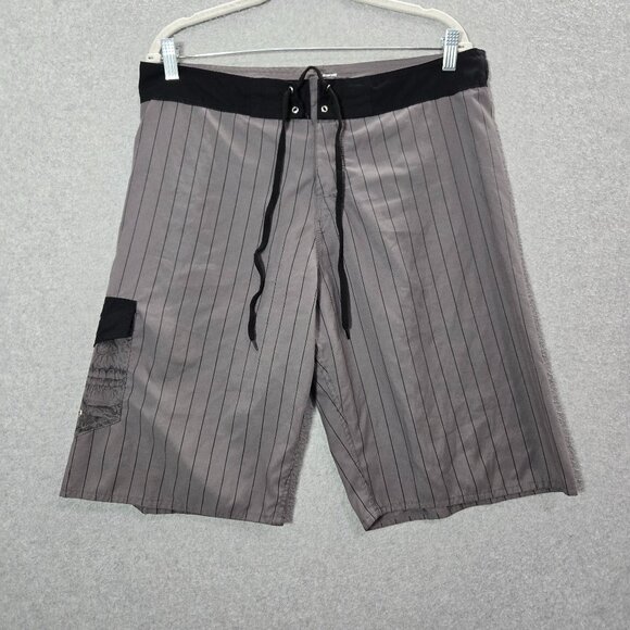 VINTAGE Santa Cruz 36‎ Gray Stripe Board Shorts Outdoor Surf Grunge Skater Y2K - Picture 1 of 12